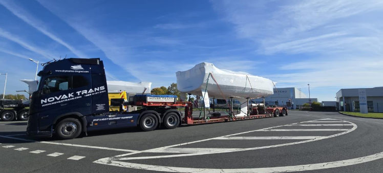 Why Professional Boat Transport Is Better Than Self-Transport