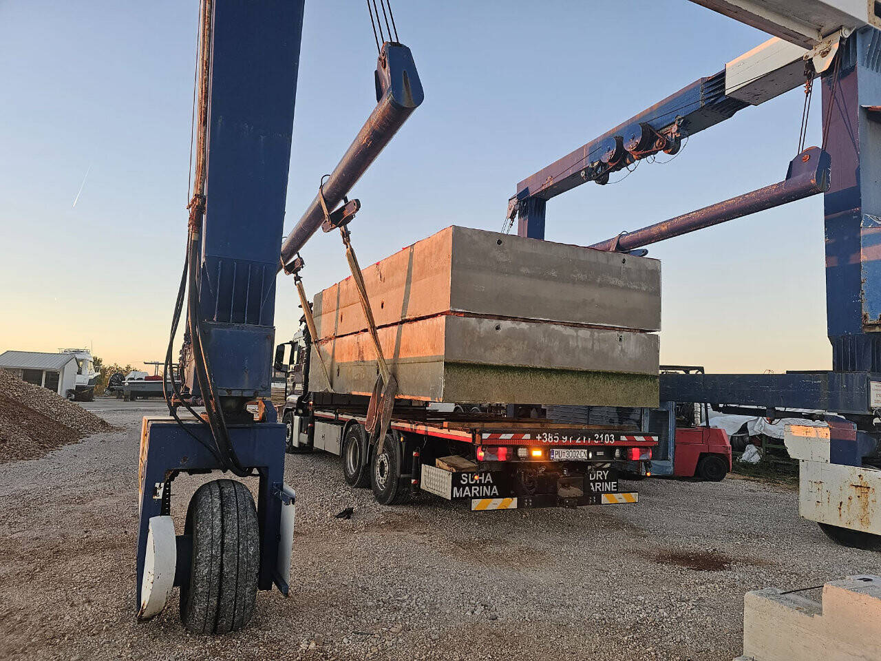 How International vessel road transport really works?