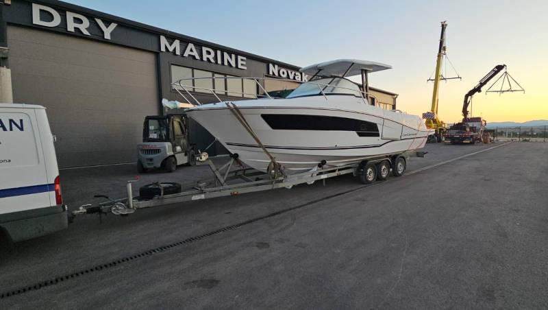 Motor boat pulling service